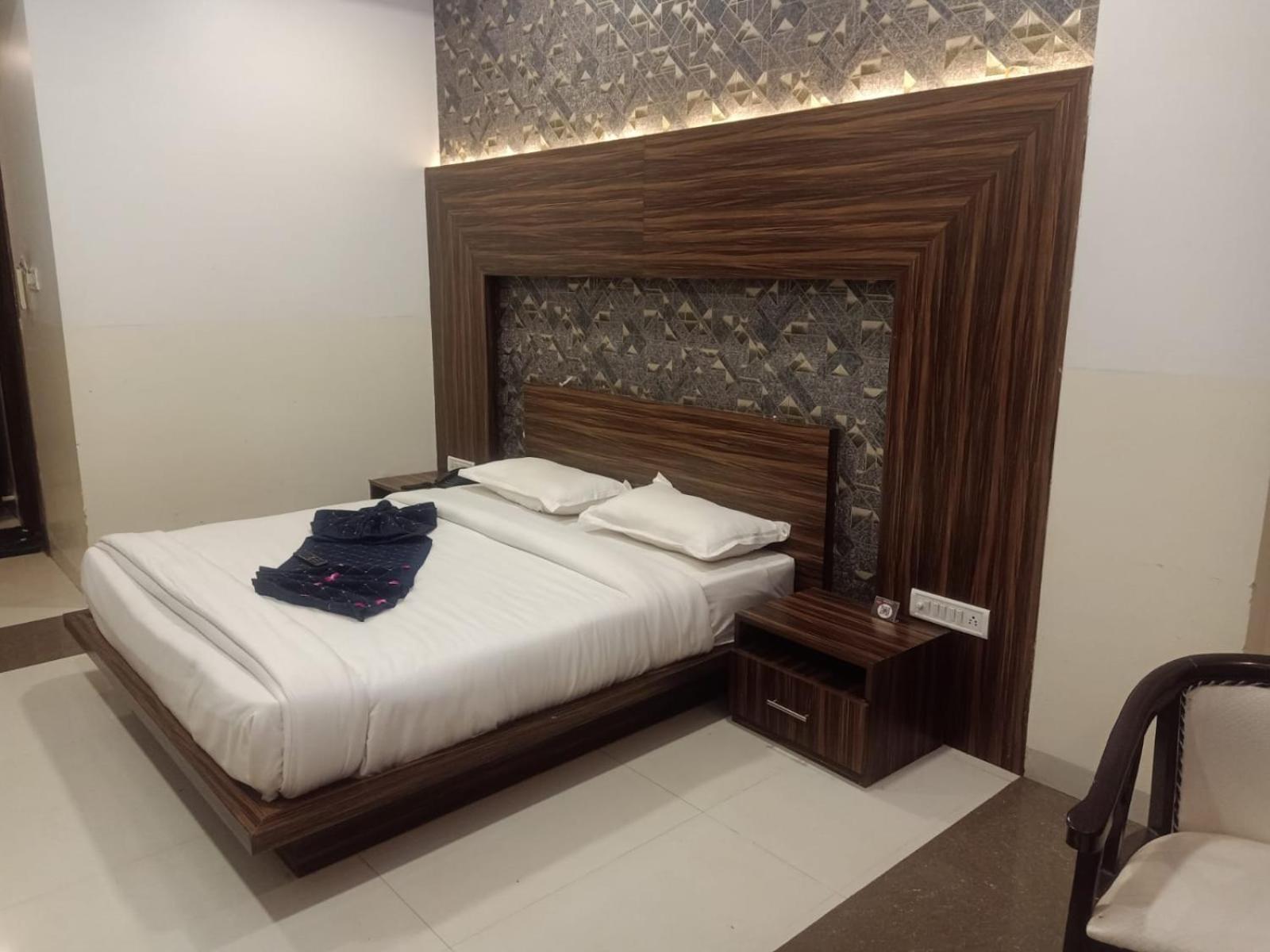 Готель Ps Residency Shivpuri  Екстер'єр фото